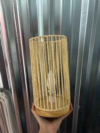 Lámpara de Mesa con Estructura de Cuerda