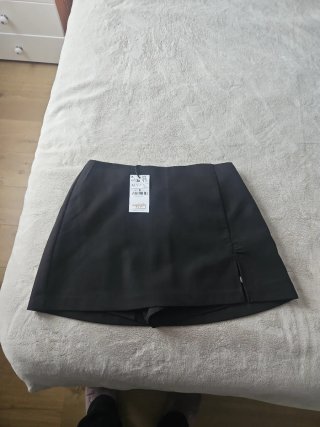 Falda pantalón Stradivarius negra Talla M