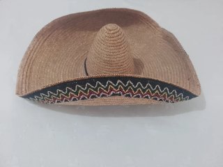 Sombrero de Paja con Detalles Bordados
