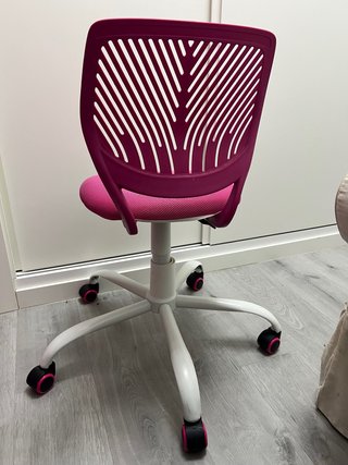 Silla de escritorio rosa y blanca