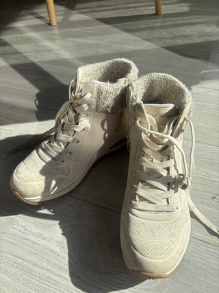 Botas Skechers Beige