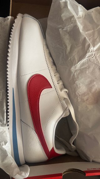 Zapatillas Nike Cortez Blancas y Rojas. NUEVAS