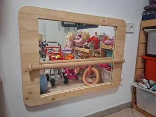 Espejo Montessori con Barra de Apoyo