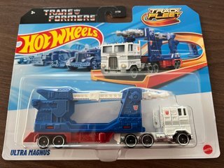 Hot Wheels Transformers Ultra Magnus Track Fleet