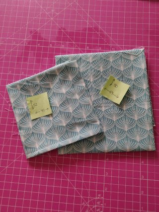2 Retales de Tela de Algodón Estampada