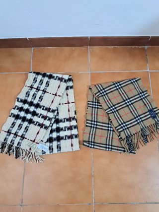 2 bufandas burberry