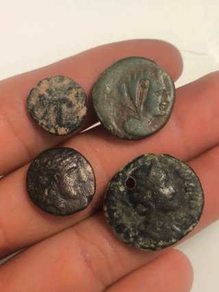 Lote de 4 Monedas Griegas y Romanas