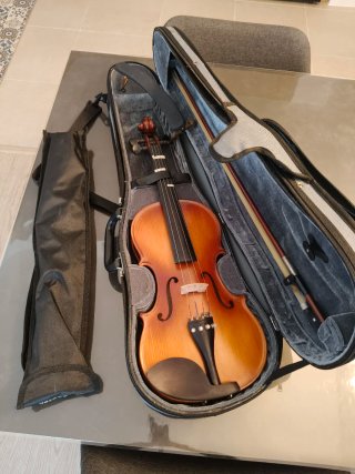 Violín con Estuche y Atril