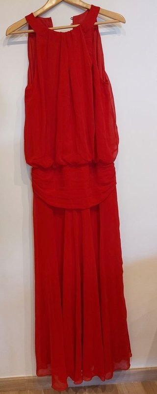 Vestido de fiesta rojo El Corte Inglés L a estrena