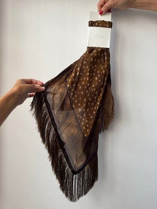 Pañuelo Zara con Flecos
