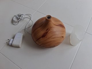 Humidificador con acabado imitando madera