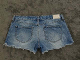 Shorts vaqueros con perlas