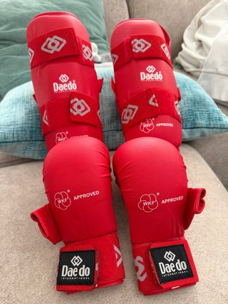 Protecciones de Karate Daedo Rojas talla S
