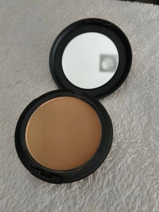 MAC Studio Fix Powder Plus Foundation C40