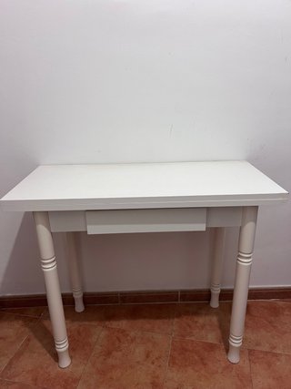 Mesa de cocina blanca