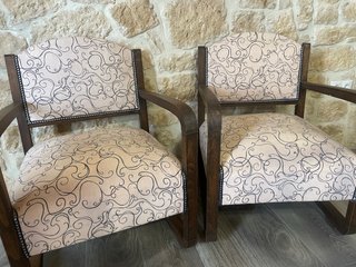 Set de 2 Sillas de Madera y Tapizado Estampado