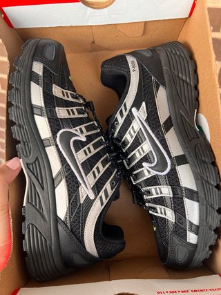 Zapatillas Nike P-6000 Negras y Plateadas