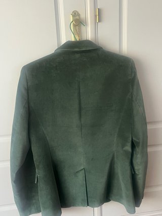 Americana, marca Caroll, verde, tipo terciopelo,