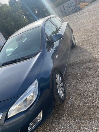Opel Astra 2012