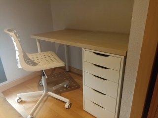 Escritorio IKEA Blanco con cajonera.
