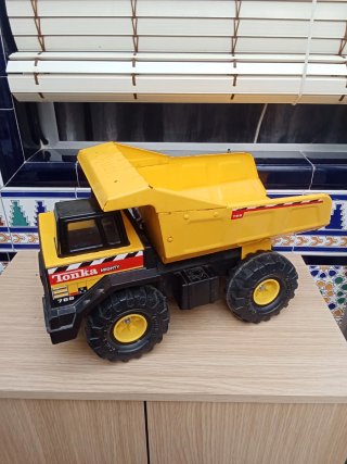 Camión Tonka Mighty 768