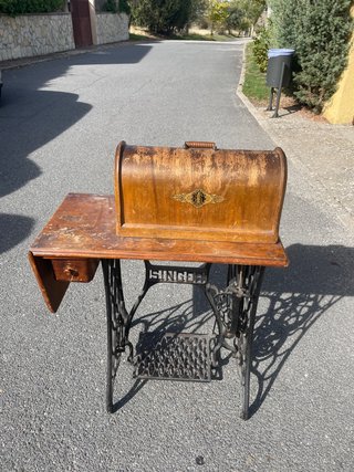 Máquina de coser Singer antigua