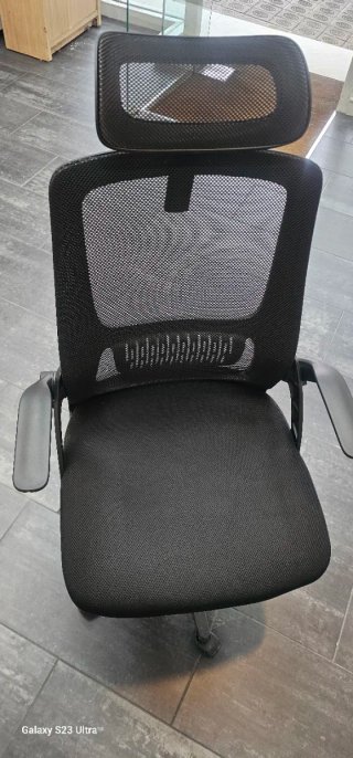 Silla de oficina ergonómica negra