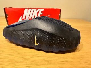 Nike Mind 001 Azul Marino y Dorado Talla 41