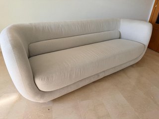 Sofá de Tres Plazas Beige