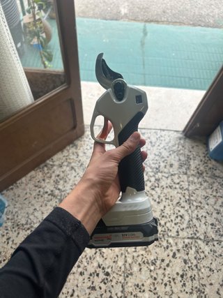 Tijera de Poda Eléctrica Nakayama Pro