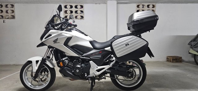 Honda NC750X Adventure Blanca