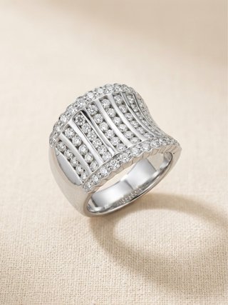 Anillo de oro blanco y diamantes