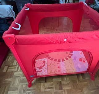 Cuna de viaje Chicco roja