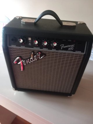 Amplificador Fender Frontman 10G