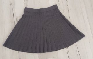 Falda de punto gris