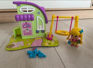 Casita con columpio Pinypon