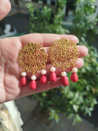 Pendientes de flamenca dorados y rojos