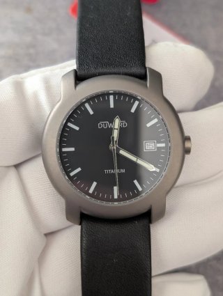 Reloj Duward Titanium