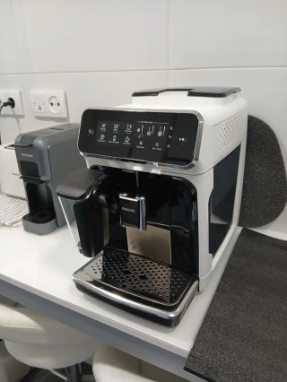 Cafetera Superautomática Philips EP3200