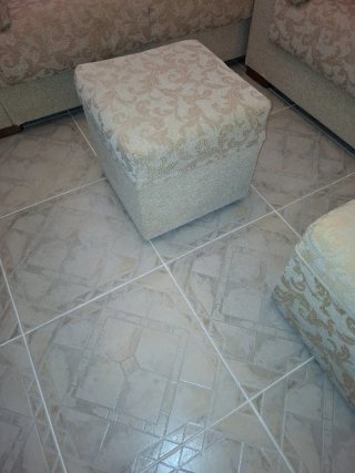 Puffs cuadrado tapizado en beige