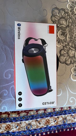 Altavoz Inalámbrico J03LED