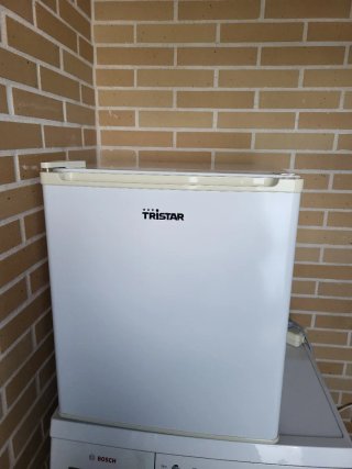 Congelador pequeño Tristar KB7442 32L