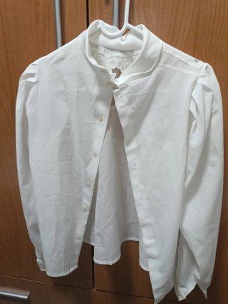 Camisa Blanca con Detalle de Encaje