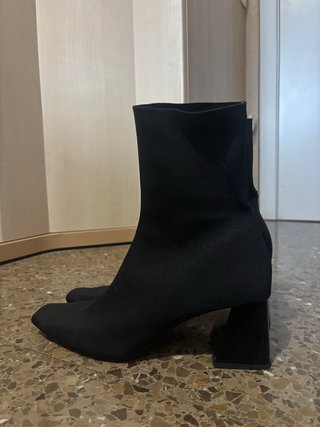 Botines ajustados Zara negros