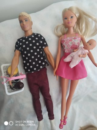 Familia de barbies con bebé