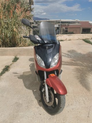 Yamaha Xmax 250