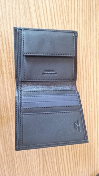 Cartera de hombre Guess negra