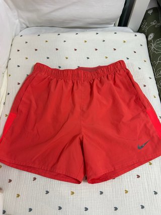 Pantalón corto de running Nike rojo