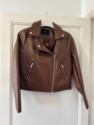 Chaqueta de cuero marrón Stradivarius