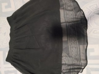 Falda negra con volante